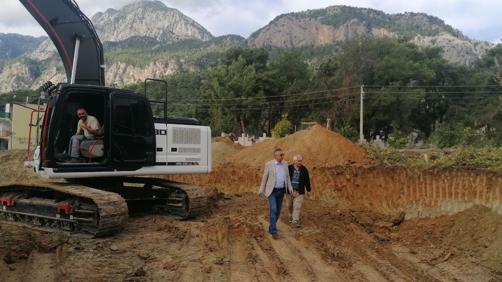 Antalya Kemer Göynük Mahallesi'nde kapalı pazar yeri yapımı başladı