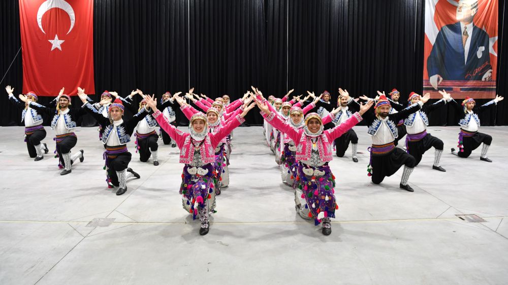 Antalya Konyaaltı yeni dansçılarını arıyor
