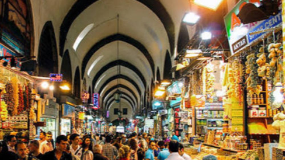 Antalya Mısır Çarşısı: Tarih ve Lezzet Dolu Alışveriş Deneyimi