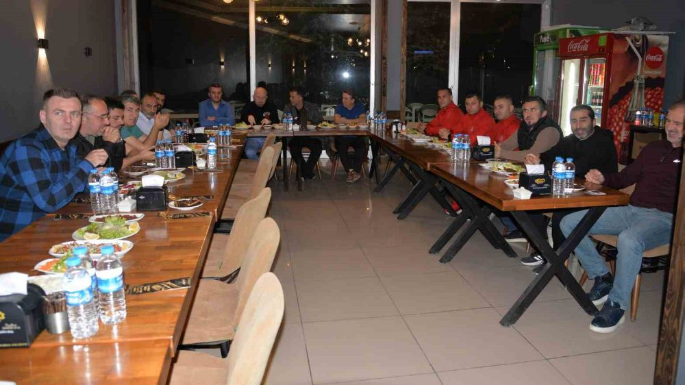 Balkan şampiyonu Esnafspor sporcuları için yemekli kutlama