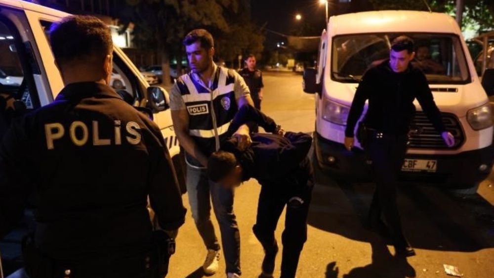 Balyoz” timi, polise çarpıp kaçmaya çalışan hükümlüyü kıskıvrak yakaladı