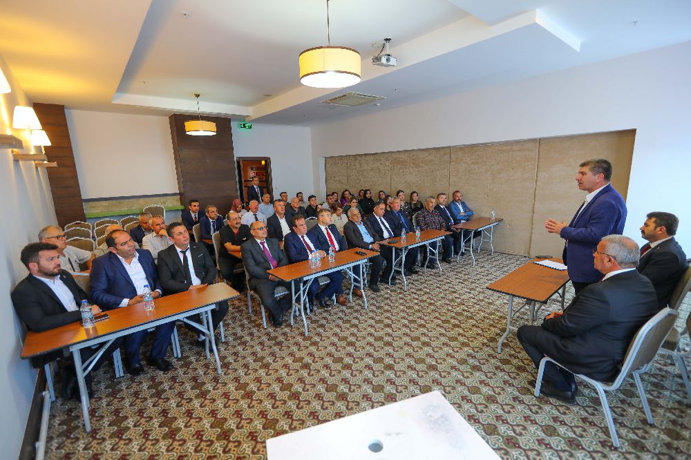 Başkan Ali Orkun Ercengiz esnaf başkanlarıyla bir araya geldi