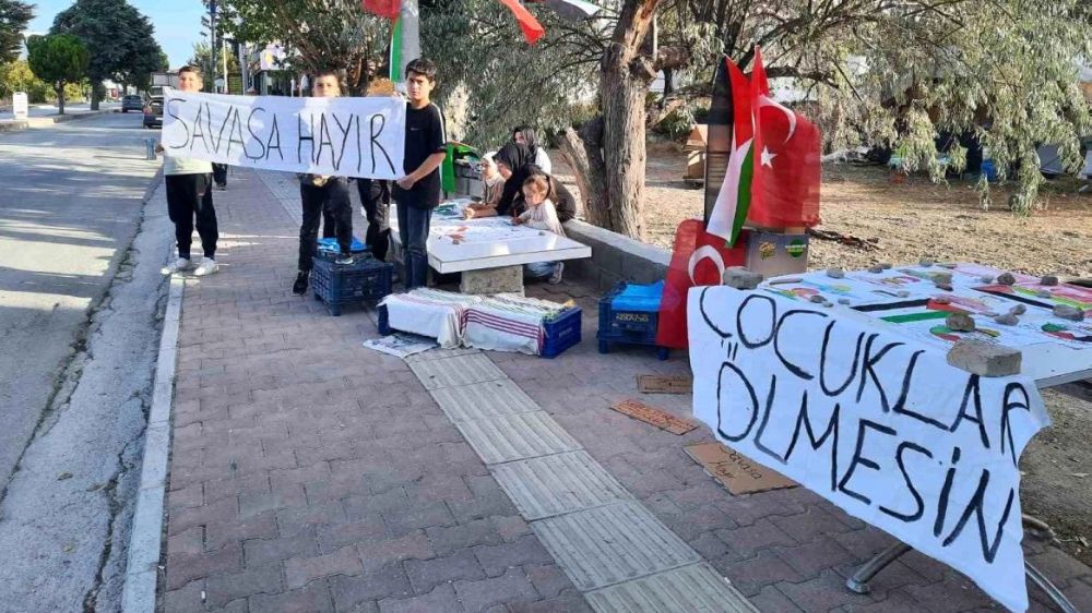 Burdur'lu çocuklardan '' Çocuklar Ölmesin'' sloganı 