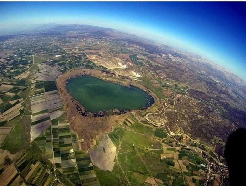 Burdur'un kalpli gölü, görenleri büyülüyor