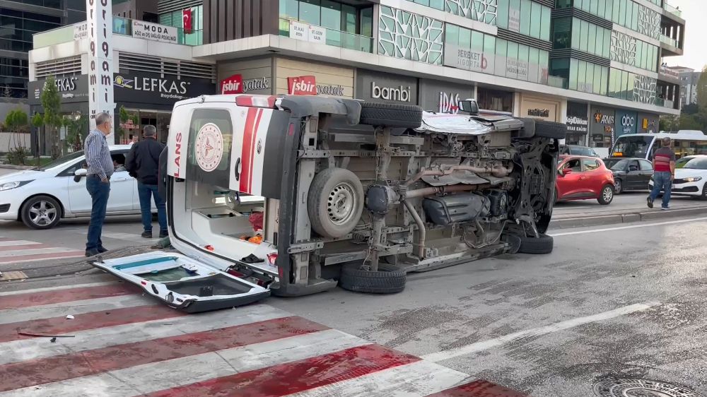 Bursa’da ambulans kazası