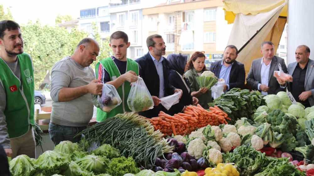 Bursa’da pazar tezgahının tüm gelir Gazze'ye bağışlandı 