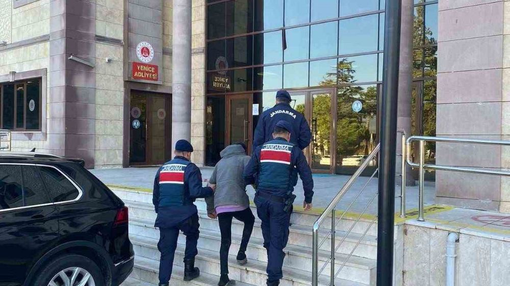 Çanakkale’de otomobil hırsızı  jandarma ekiplerince yakalandı