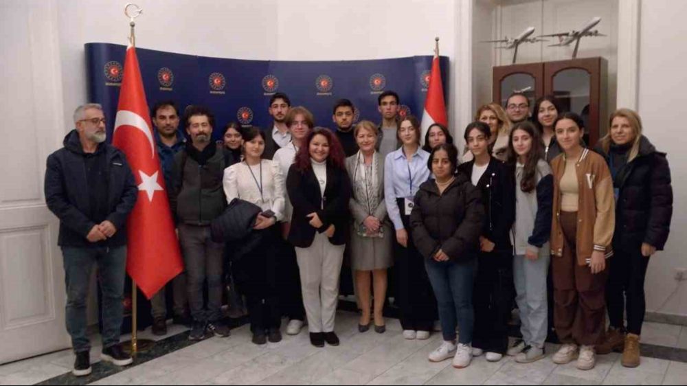 Diyarbakırlı öğrencilerden Macaristan'a ziyaret