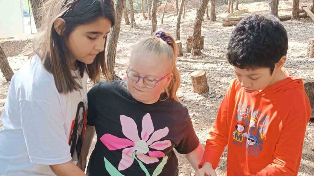 Doğada eşit eğitim hakkı İzmir’deki  Neşe Palamudu Orman Okulu'nda hayat buldu