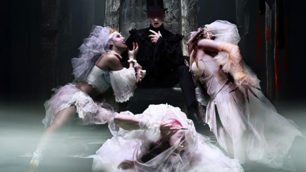 "Dracula" müzikali İzmir, İstanbul ve Eskişehir'de sahne alacak