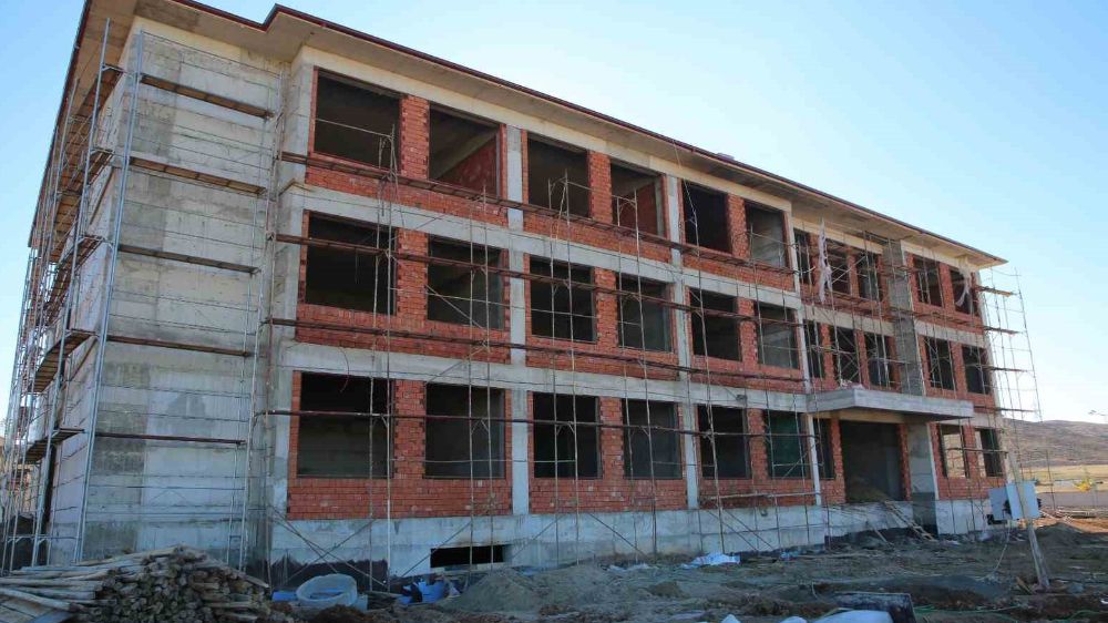 Elazığ Belediyesi tarafından inşa edilen okulun çalışmaları bitmek üzere 