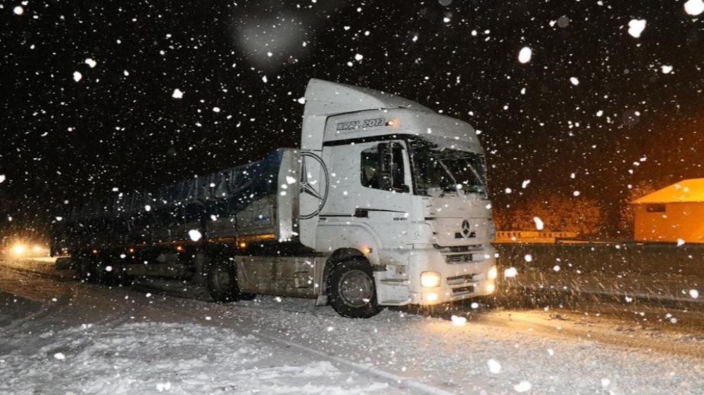 Erzincan’ın yüksek kesimlerinde kar ve tipi ulaşımı zorlaştırdı 
