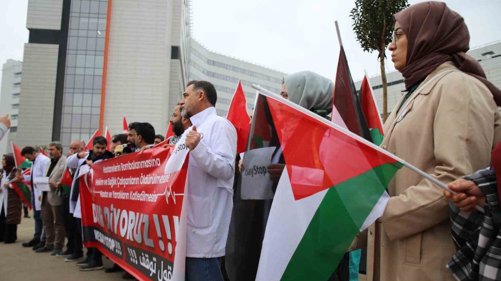 Gaziantep’te sağlık çalışanları Gazze’deki vahşete sessiz kalmadı