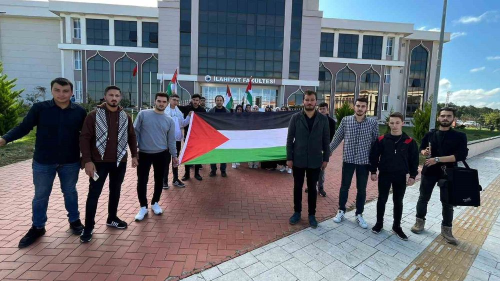 Gençlerden Filistine destek yürüyüşü