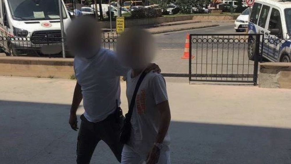 Hırsızlık suçundan aranan şahıs polis tarafında yakalandı