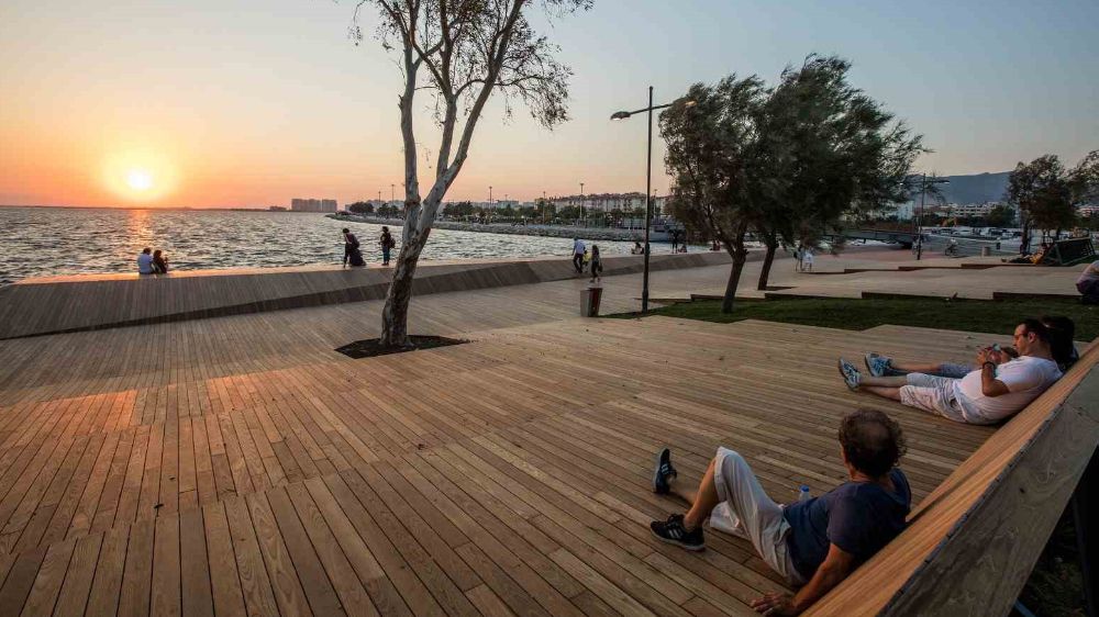 İzmir “2024’te Seyahat Edilmesi Gereken 10 Şehir“ listesinde yerini aldı