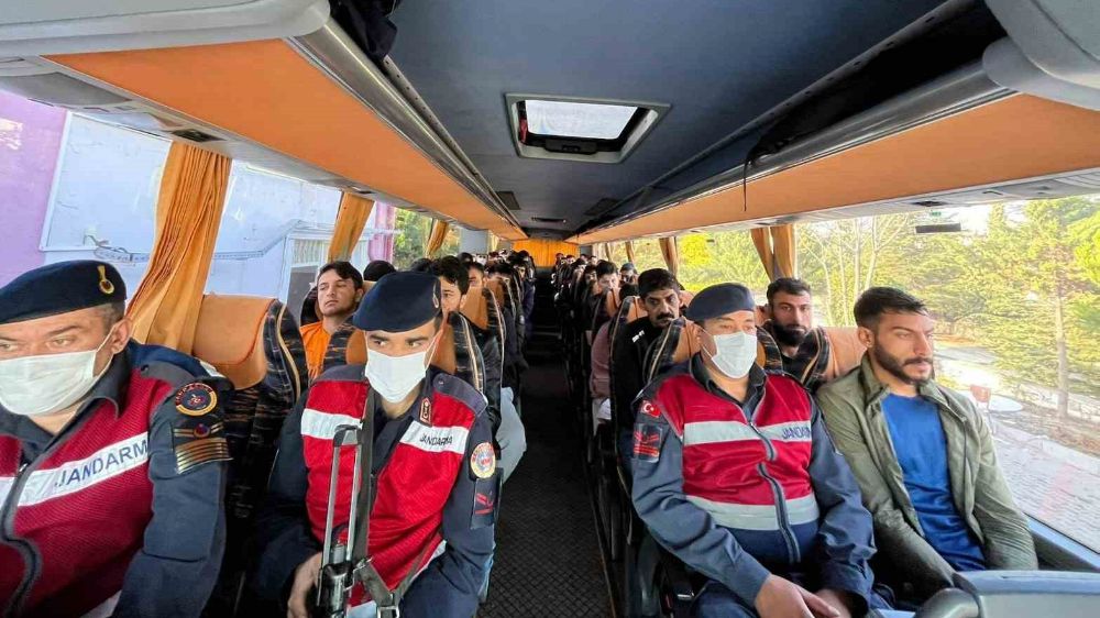 Jandarma ekiplerinden kaçak göçle mücadele