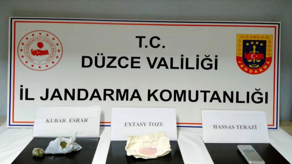 Jandarma uyuşturucuya geçit vermiyor 