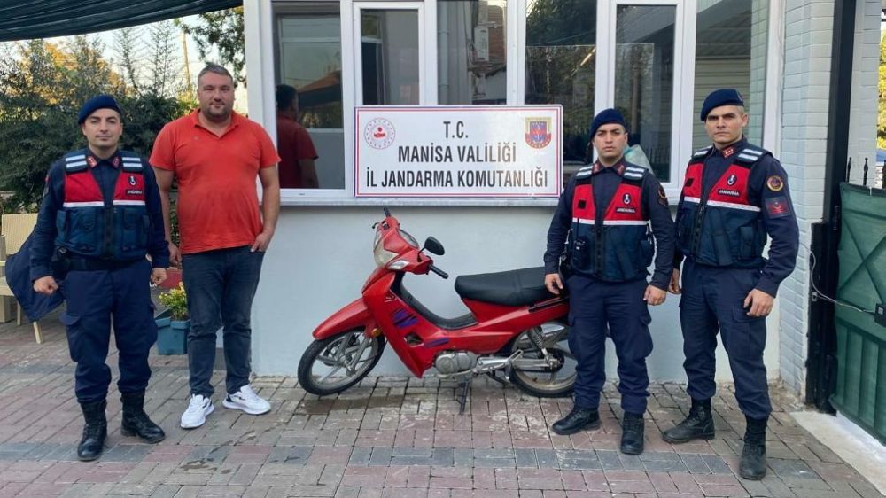 Jandarmalar şüphelendi motosiklet çalıntı çıktı 