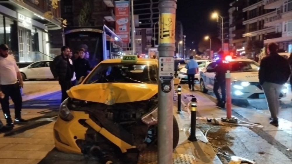 Kadıköy’de alkollü sürücü dehşeti; 1 yaralı 