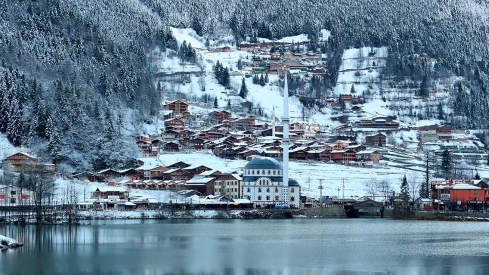 Kar Altında Parlayan Güzellik: Trabzon Uzungöl Havadan Görüntülendi