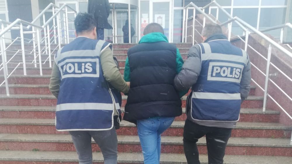 Kars’ta haklarında arama bulunan 10 kişi yapılan operasyonla yakalandı