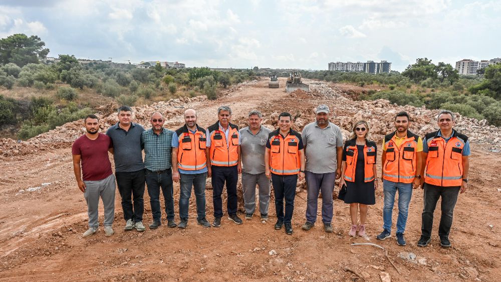 Kepez Belediye başkanı Tütüncü’den ustalık dönemine yakışır yol yapımı