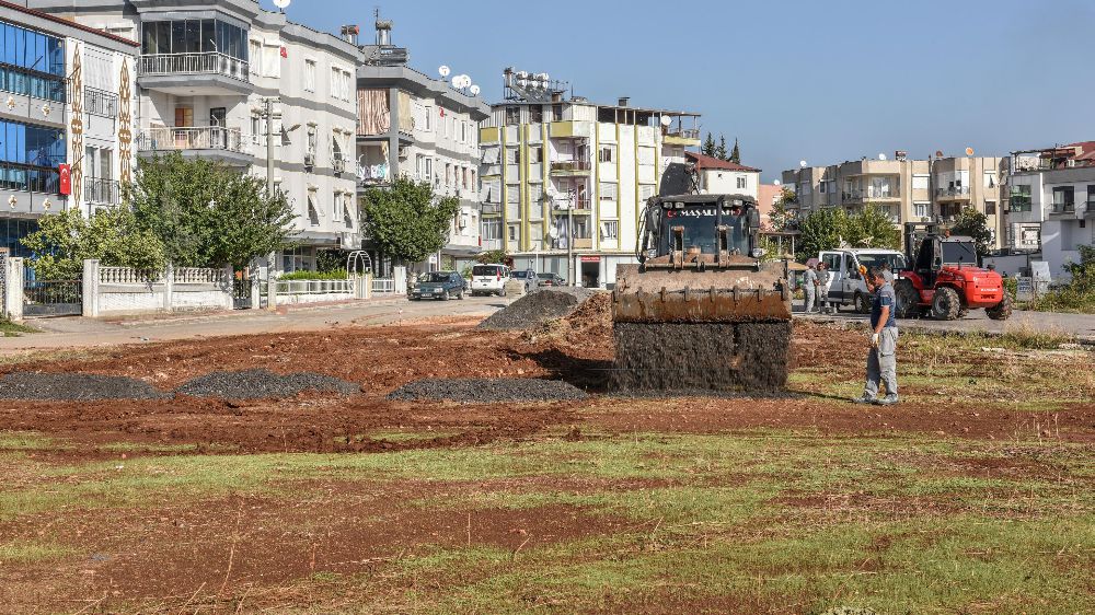 Kepez'den 4 mahalleye daha park yapılıyor 