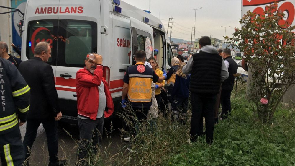 Kocaeli' de feci kaza: 9 yaralı