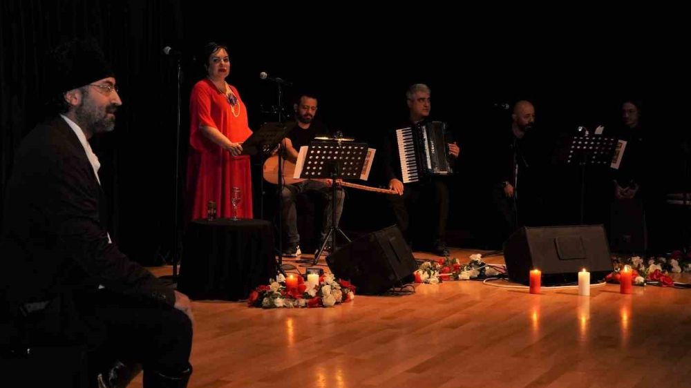 Kurtuluş Destanı Müzikali ile Atatürk anma töreni gerçekleştirildi