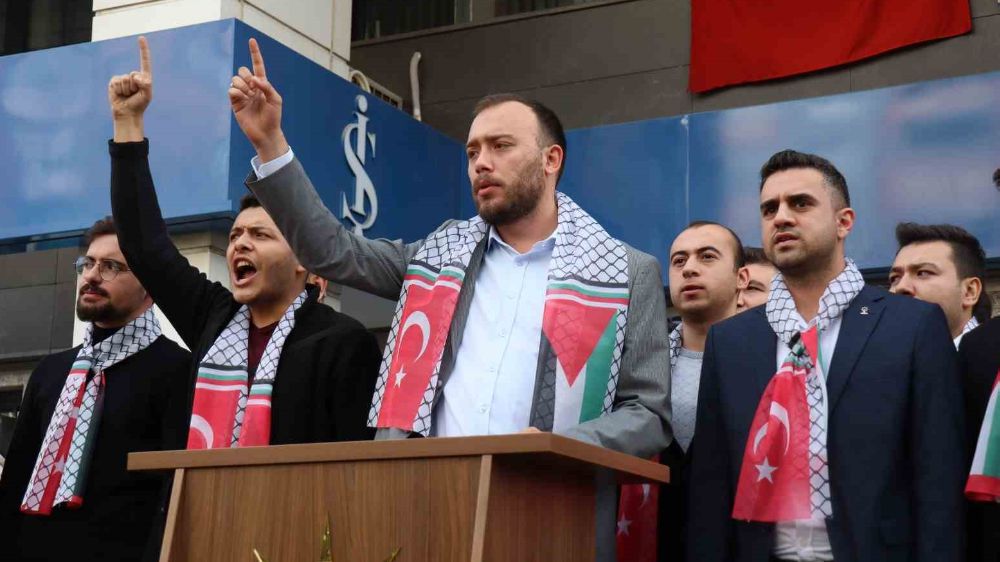 Kütahya’da AK Partili gençler: “Gazze’de yapılan insan hakları ihlallerinin dimdik karşısındayız”