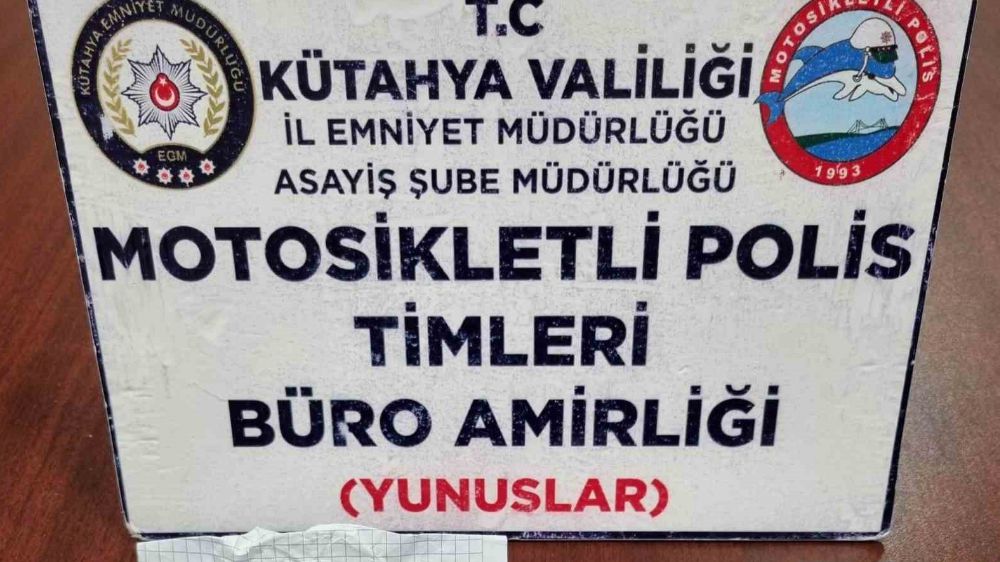 Kütahya’da Yunuslar yaptığı çalışmalar sırasında uyuşturucu ele geçirdi