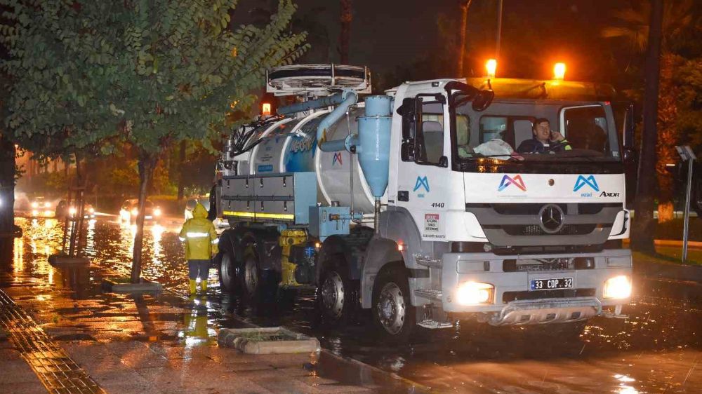 Mersin Büyükşehir Belediyesi ve MESKİ ekipleri hazır