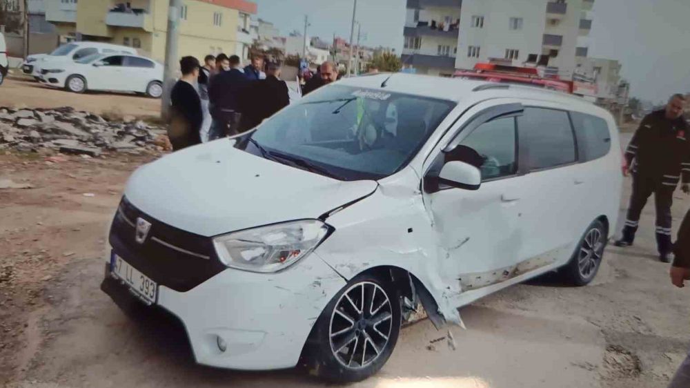 Midyat’ta iki otomobil çarpıştı: 6 yaralı