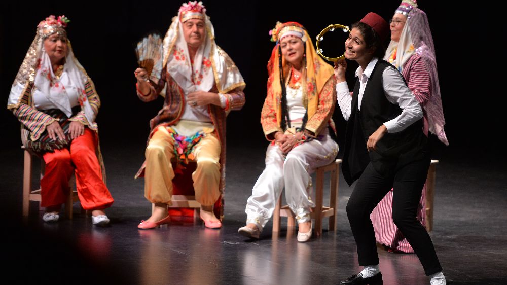 Muratpaşa Belediyesi Tiyatro yeni yıldızlarını arıyor