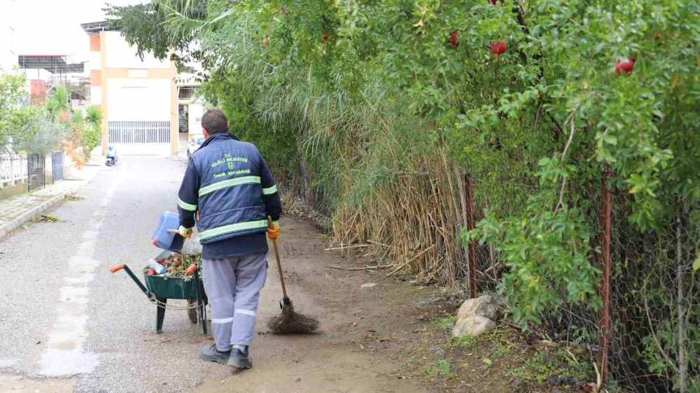 Nazilli’de Belediyesi kış temizliği için sahalarda 