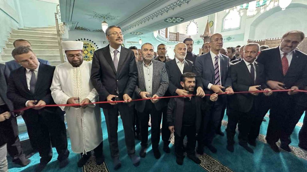 Ova Camii yeniden ibadete açıldı