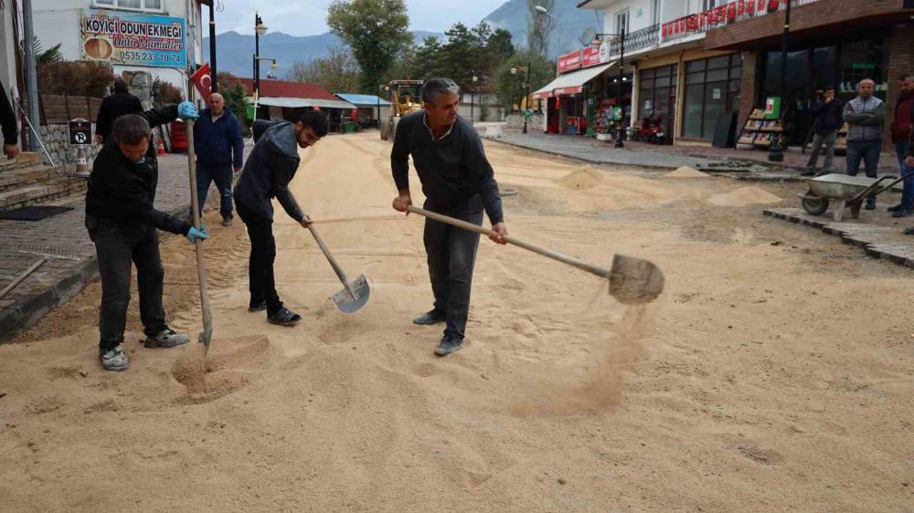 Safranbolu’da yol onarım çalışmaları devam ediyor