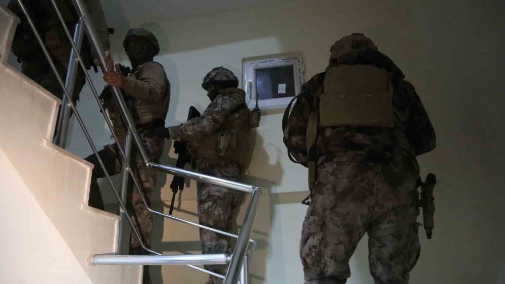 Samsun merkezli akaryakıt hırsızlığı operasyonunda 6 kişi gözaltına alındı