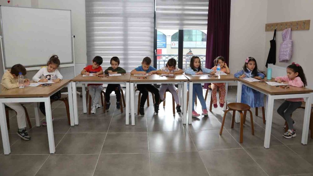 Serdivan Çocuk Akademisi atölye çalışmaları  hız kesmeden devam ediyor