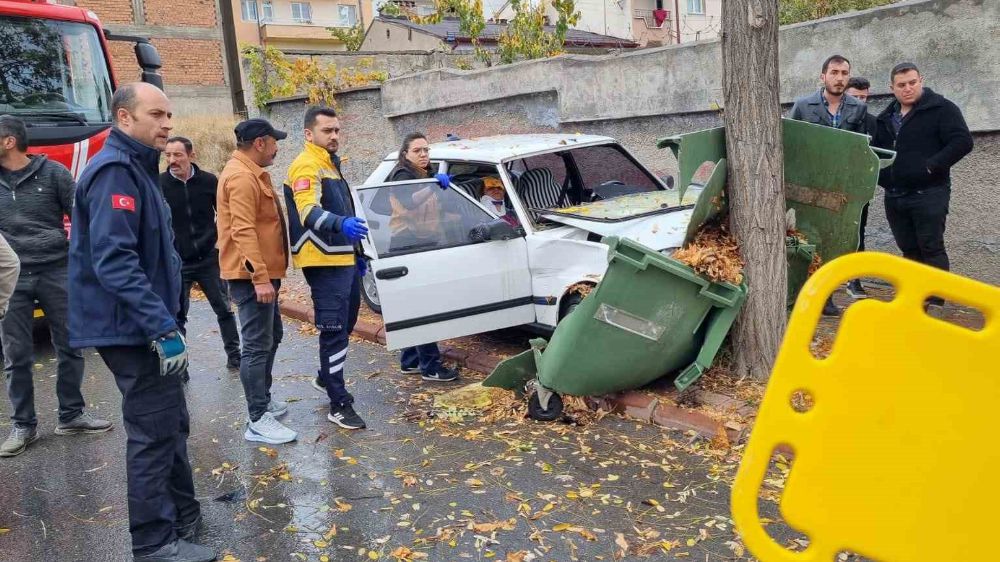 Sivas’ta ehliyetsiz sürücüler kaza yaptı 