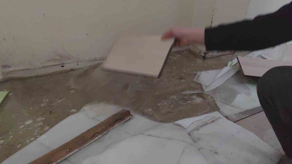 Sultangazi'de Kentsel Dönüşüm Mağduriyeti: Yağmur Suyuyla Dolan Ev ve Hırsızlık Olayı