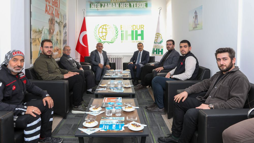 Vali Türker Öksüz'den STK ziyaretleri 