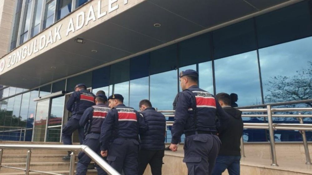 Zonguldak'ta hırsızlık şüphelileri jandarmaya yakalandı