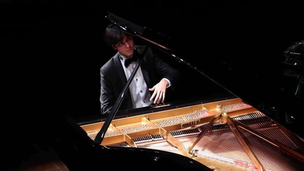 16 Yaşındaki Piyano Virtüözü Can Saraç, Antalya Piyano Festivali'nde Büyüledi