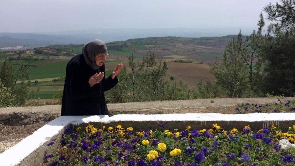 95 yaşındaki Fatma nine  başkanı ziyaret ederek ona dua etti