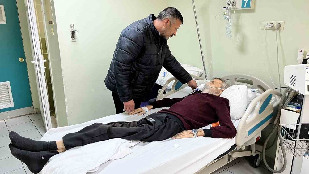Adana'da Bakıma Muhtaç Yaşlı Adamın Yardımına Eski Damadı Koşuyor
