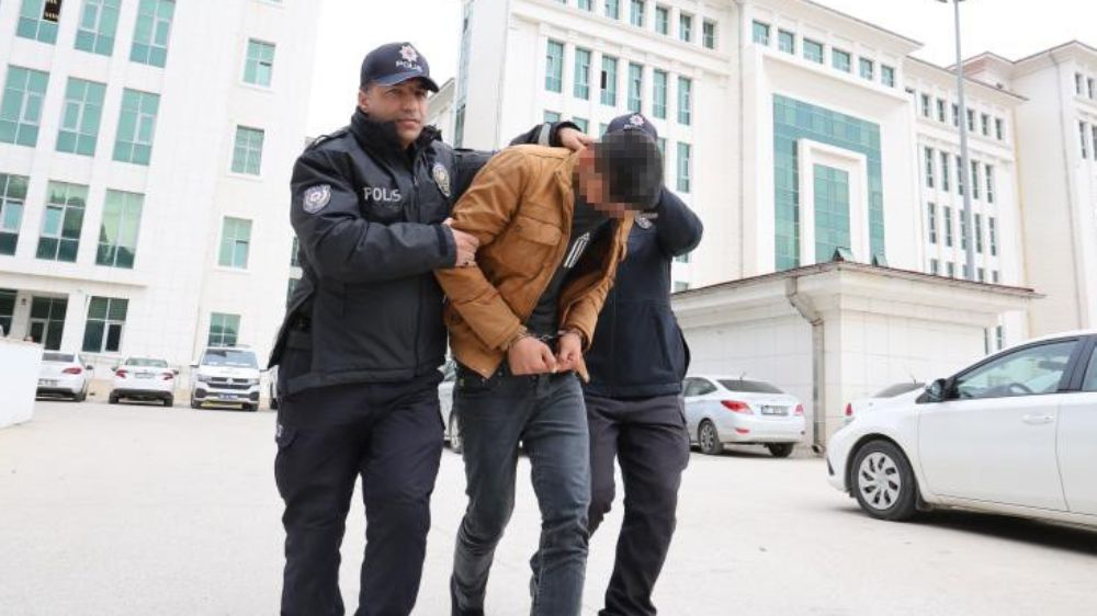 Adana’da polisi görünce intihardan vazgeçen şahıs tutuklandı