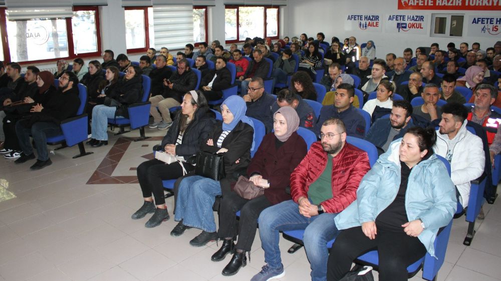 Afyonkarahisar'da 746 Kişiye AFAD Koordinasyonlu Olay Yeri Yönetimi Eğitimi