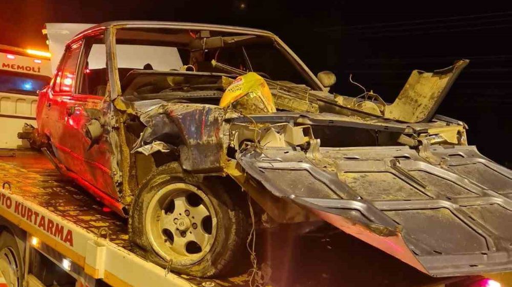 Afyonkarahisar'da Sürücü Kaçtı, Polis Araç İçinde Yaralı Aradı 